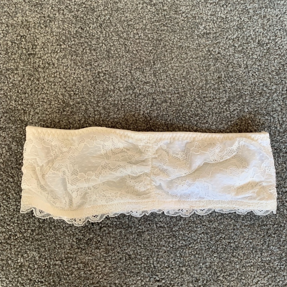 White lace bandeau